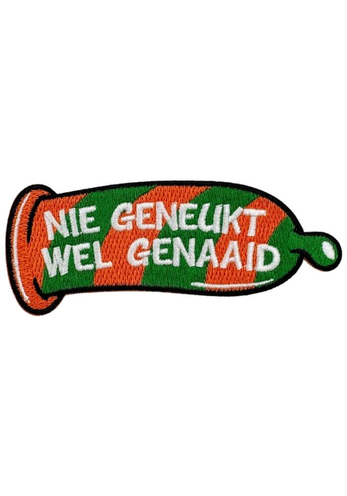 Niet geneukt, wel genaaid - Kruikenstad Embleem - Festivales