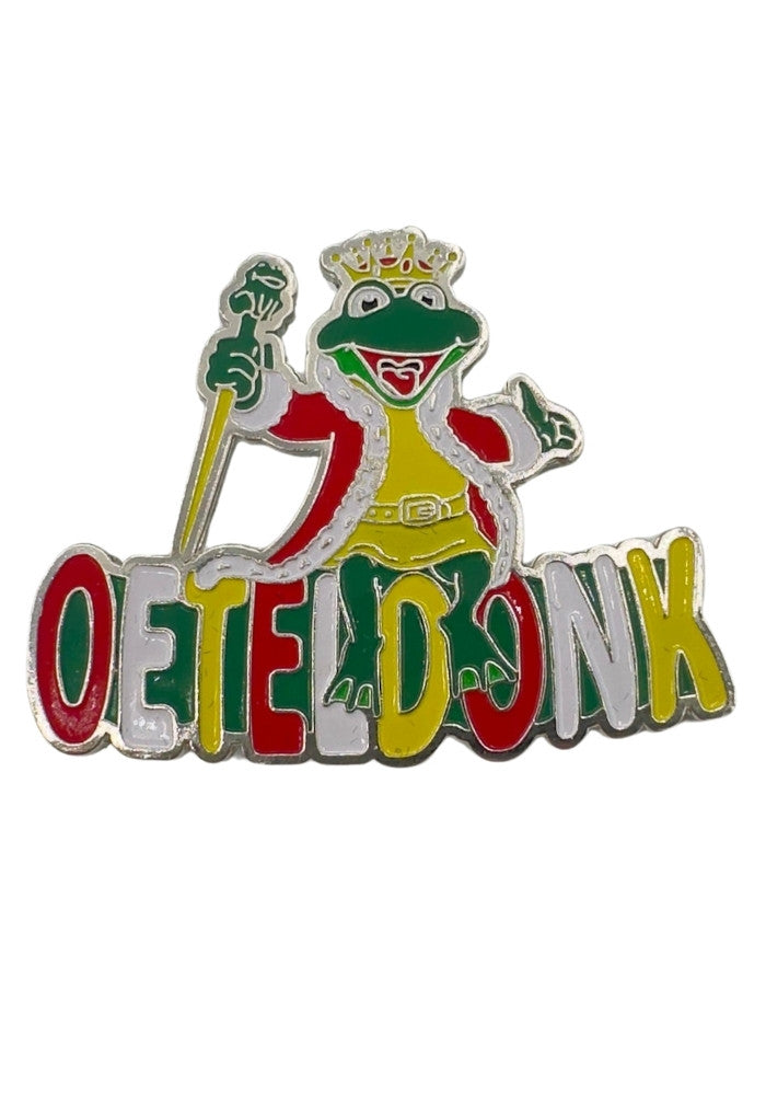 Oeteldonk broche kikker koning voorkant