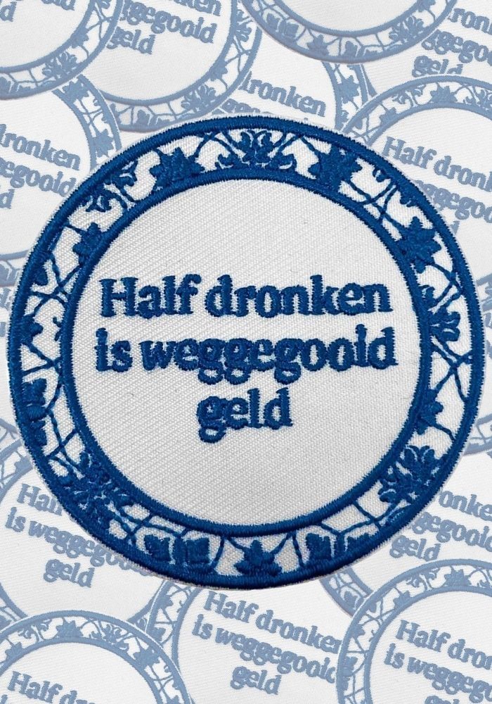 Tegeltje Half Dronken - Carnavals Embleem - Festivales